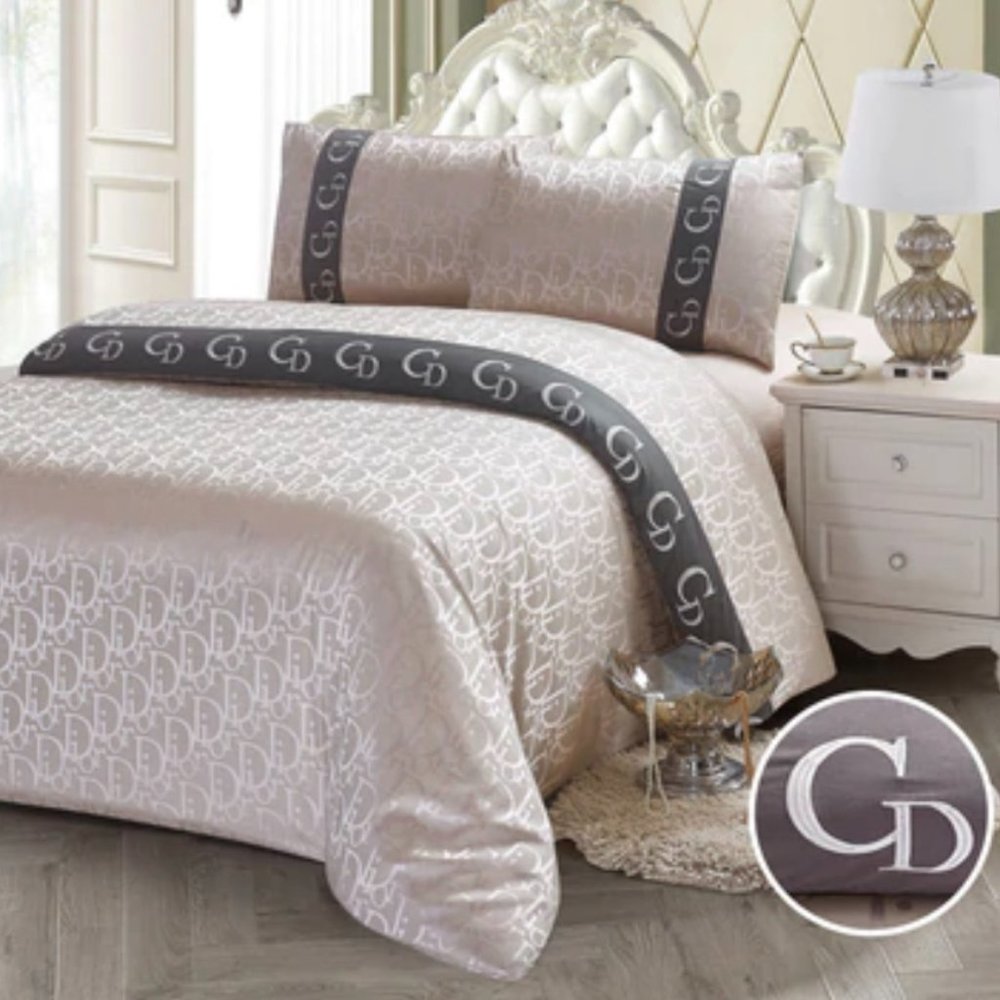 JACQUARD/300 THREAD COTTON BEDDING SET (DIOR INFUSION)